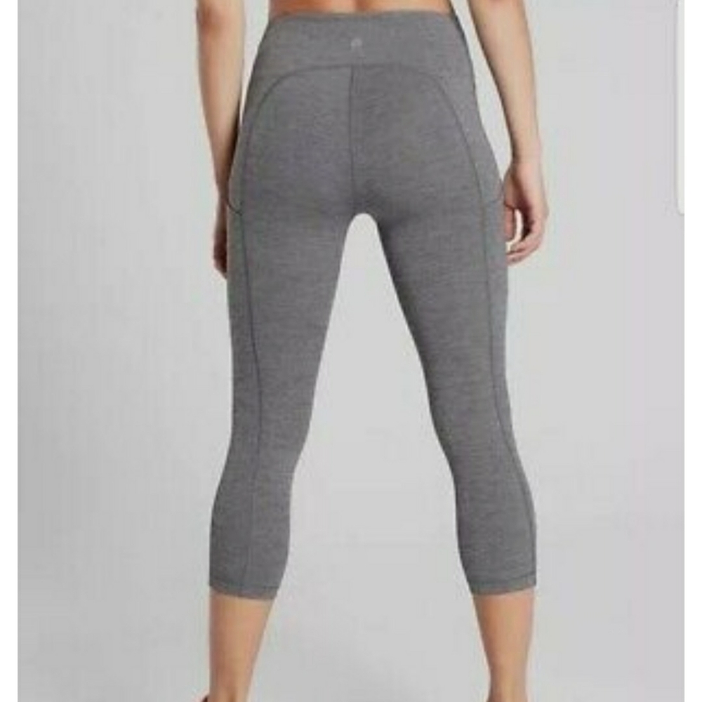 Athleta Sz XS Ultimate Stash Pocket Capri Gray - Picture 2 of 15